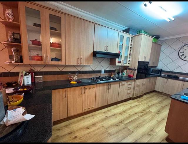 3 BEDROOM HOUSE FOR SALE IN AERORAND